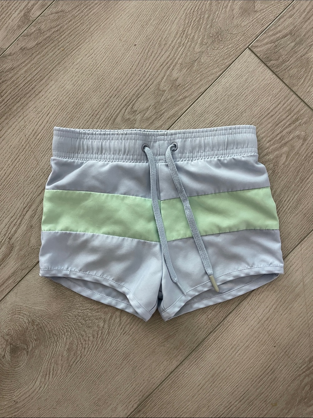 Minnow boys oasis colorblock boardies, size 3/4T VGUC